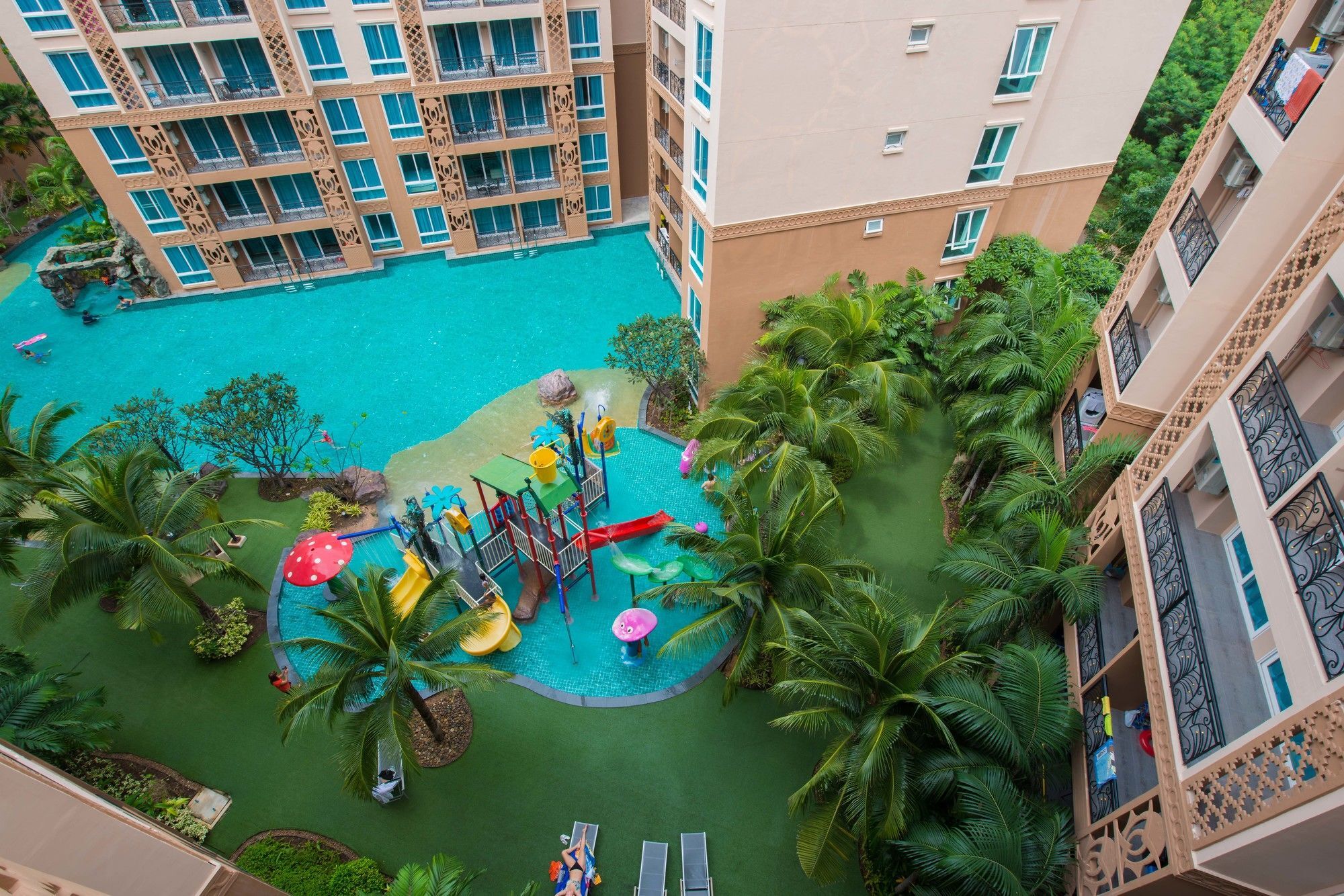 Atlantis Pattaya High Service Jomtien Beach Exterior photo