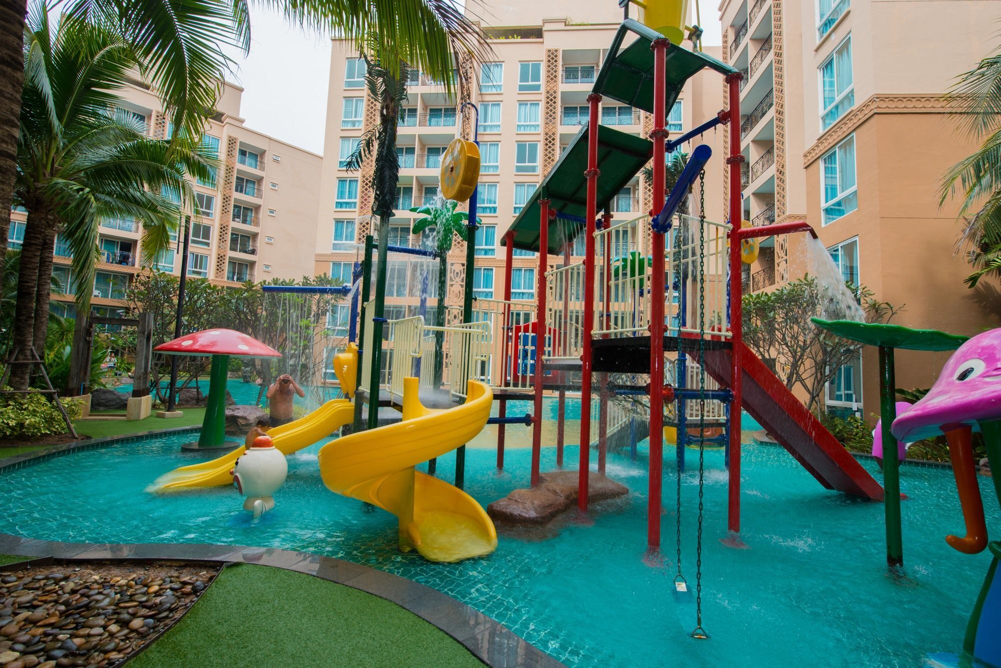 Atlantis Pattaya High Service Jomtien Beach Exterior photo